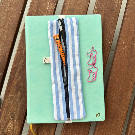 Trousse élastique à accrocher à ton carnet !