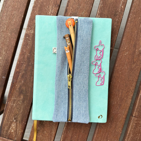 Trousse élastique à accrocher à ton carnet !